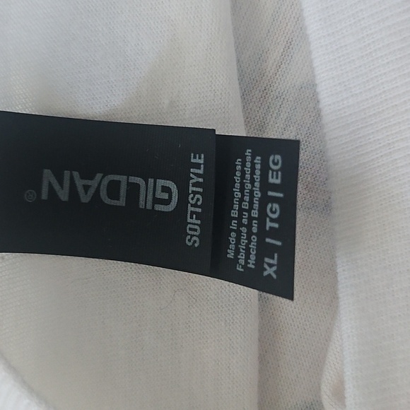 Gildan Lightweight White Tee with Red and Yellow KC Chiefs Graphics - Picture 8 of 11